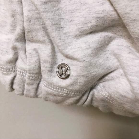 Lululemon Gratitude Wrap - Picture 5 of 6